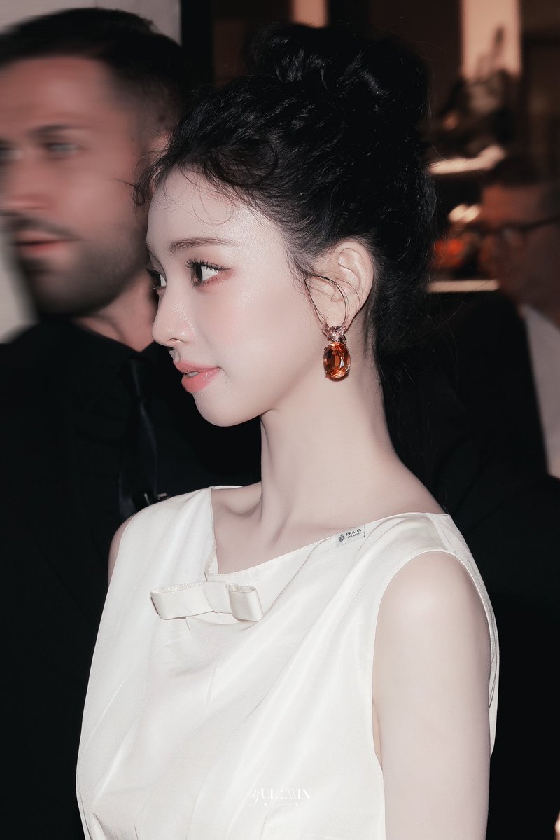 260226｜KARINA at Prada FW26 Womenswear Collection Fashion Show

KARINA FOR PRADA FW26

#aespa #æspa #AESPA #에스파 #エスパ #ウィンター
#Karina #카리나 #劉知珉 #カリナ
#KarinaxPrada
#PradaFW26xKARINA