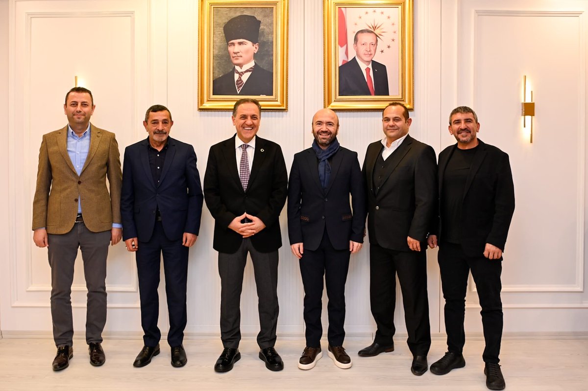 Bugün yıllanmış dostlarımı misafir ettim. İzmir’den  Ali Kahveci ile Bursa’dan Kemal Sevim, Erdem Yalçın, Alper Cesur, Hadi Ayan  ve  Serkan Parlak’a  nazik ziyaretleri ve hayırlı olsun dilekleri için teşekkür ederim.