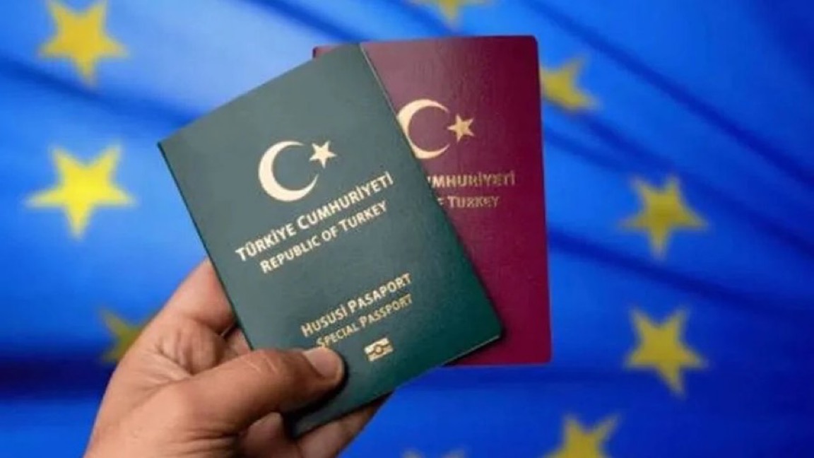 bilio_muydunuz's tweet photo. SON DAKİKA, 

Avrupa Parlamentosu, vize serbestisi için Türkiye'ye çağrı yaptı. Türkiye, 72 kriterden kalan 6 kriteri yerine getirdiğinde vizeler kalkacak:

-Terörle mücadele yasasının AB standartlarına getirilmesi.

-Europol ile operasyonel işbirliği anlaşması imzalanması.

-Yolsuzluğa Karşı Devletler Grubu'nun yolsuzlukla mücadele konusundaki önerilerinin uygulanması.

-Kişisel verilerin korunması mevzuatının AB standartlarına getirilmesi.

-Suç bağlantılı konularda AB üyeleriyle işbirliği yapılması

-Geri Kabul Anlaşması'nın tüm unsurlarıyla uygulanması.

(BBC Türkçe)