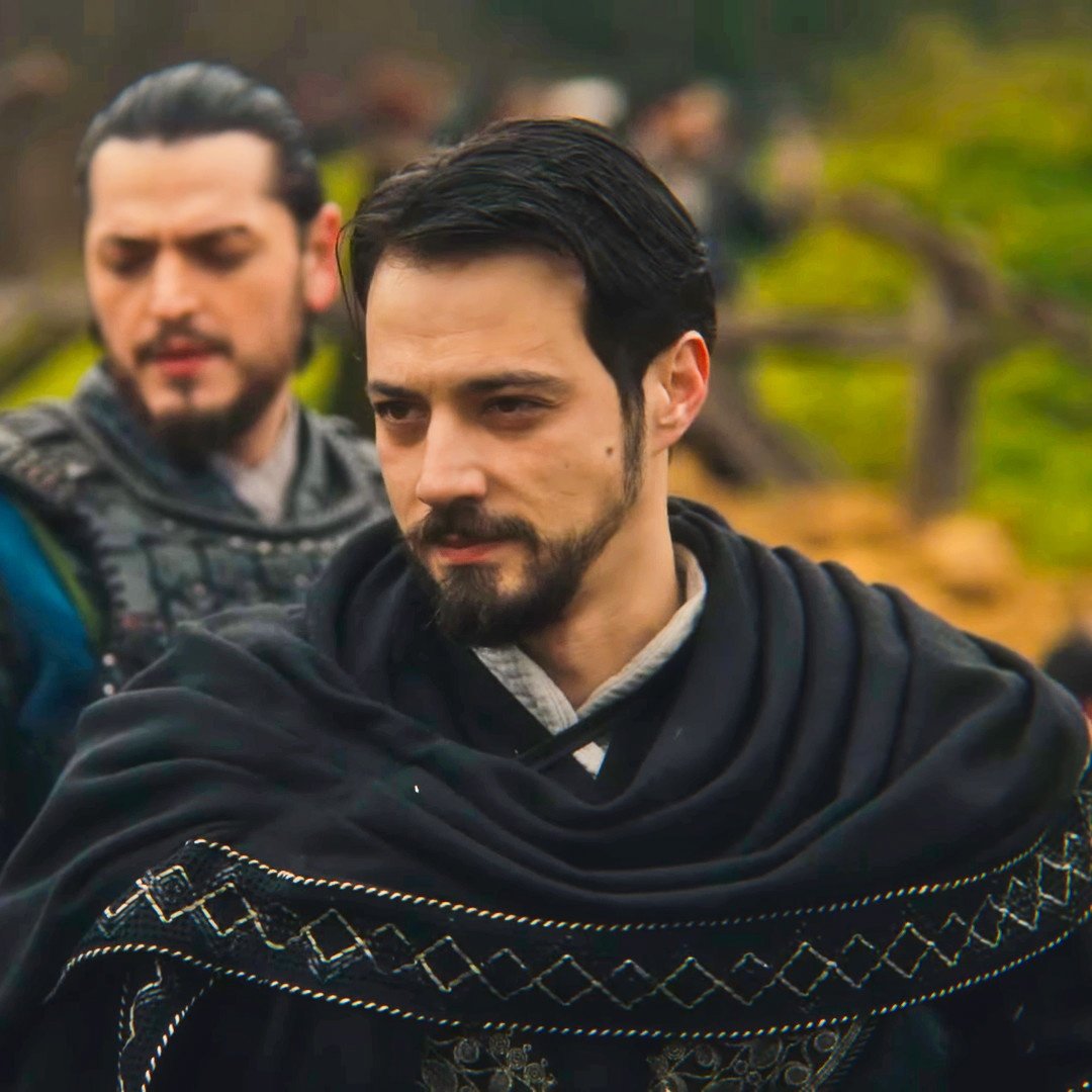 nililiora's tweet photo. Tam masallardaki beyaz atlı prens ya🩶⚔️
── #MertYazıcıoğlu | #KuruluşOrhan https://t.co/Pih0vyt2jG