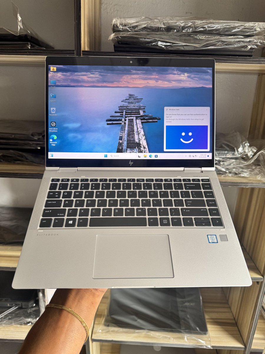 westsyd_papi's tweet photo. HP EliteBook 1040 G6 || 8th Gen Intel Core i7 || 256GB SSD || 16GB RAM || Touchscreen x360 Rotational Screen Display || FaceID || Fingerprint || Type C Port x2 || USB Port x2 || HDMI Port || Headset Port || 6-8hrs Above Excellent Battery || Price 550k https://t.co/a3S4cc8QQD