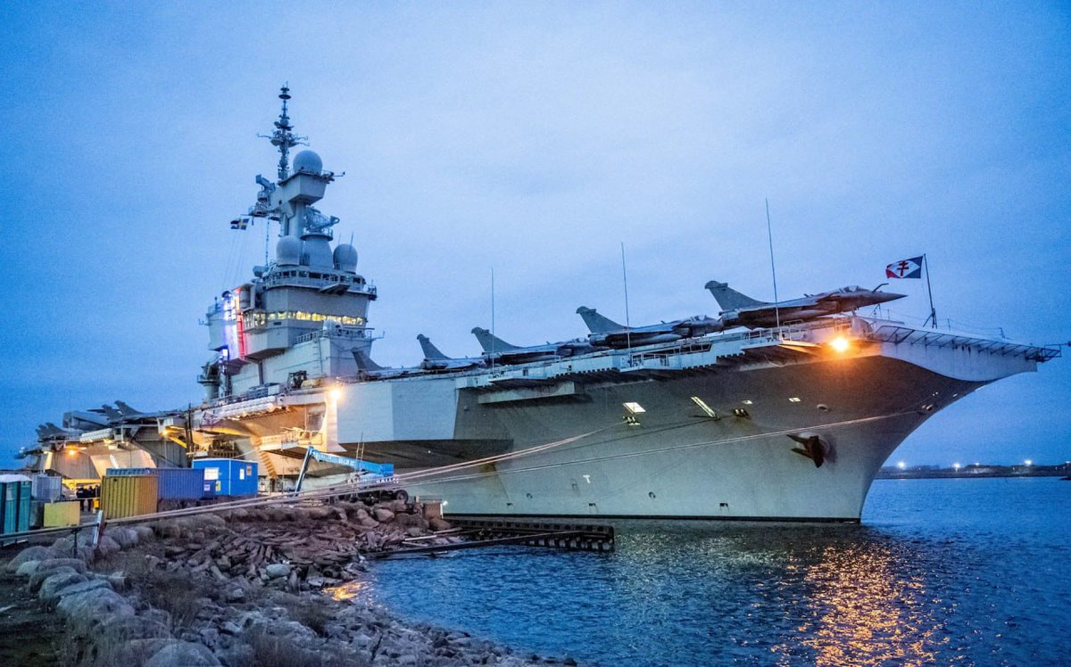 NATO intercepted a Russian drone heading towards the French aircraft carrier — The Telegraph reports

Swedish military forces intercepted the Russian drone using electronic warfare (EW) as it was heading towards the Charles de Gaulle aircraft carrier in the port of Malmö.

The