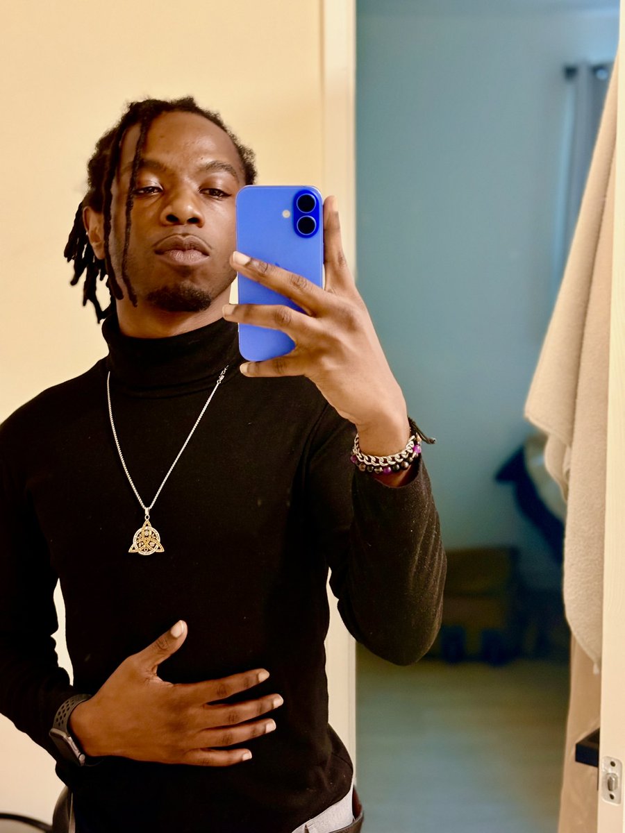 itsjayworld_'s tweet photo. Moving with intention — in life, in love, in everything.🖤✨📿
.
.
.
 #mensstyle #selfvibes #confidenceiskey #cleanlook #mensfashiondaily #mirrorfit #blackmensstyle #aestheticvibes #goodenergyonly #focusedmindset #selfworth #malemodel https://t.co/Az9FOVHhk6