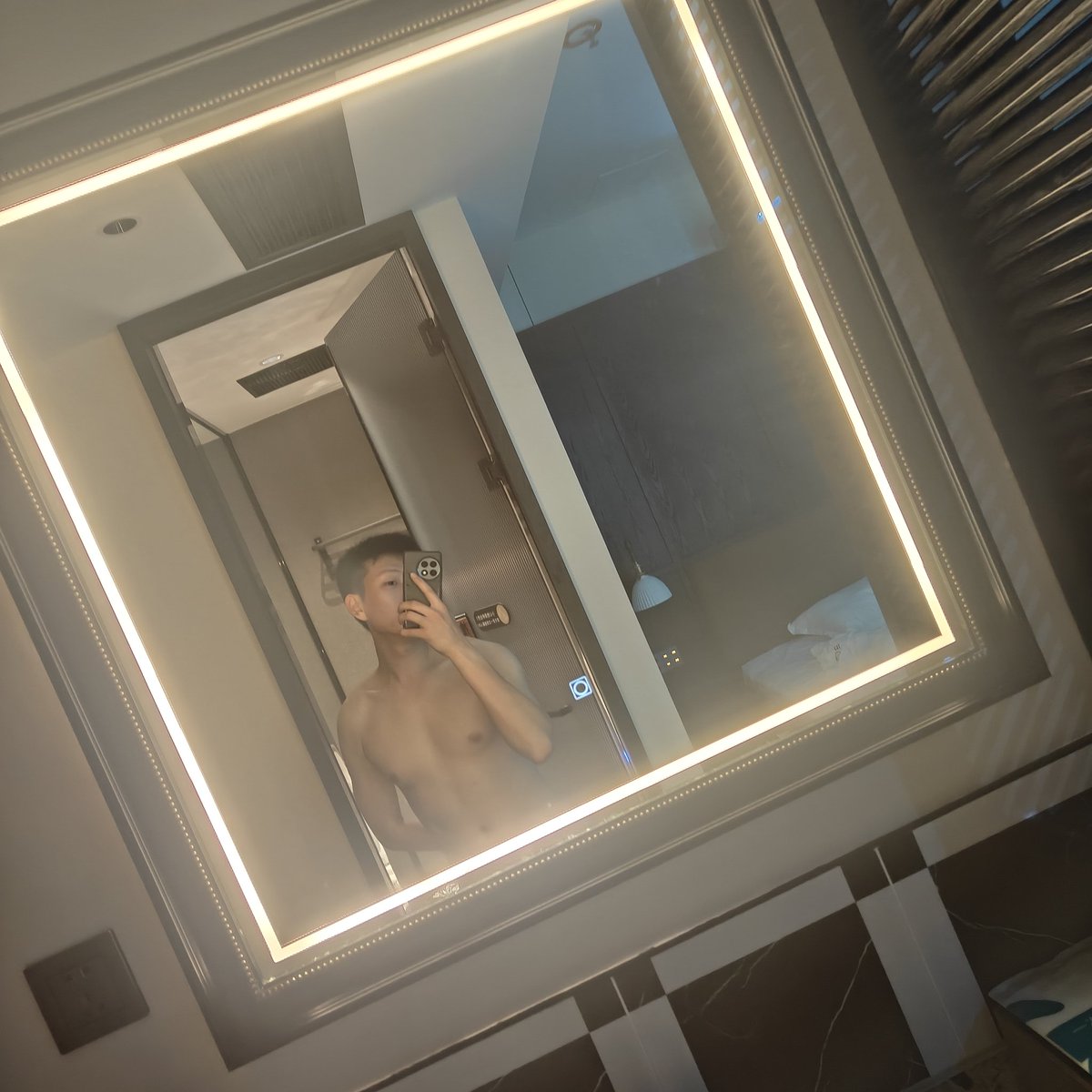 肌肉奶狗 tweet media