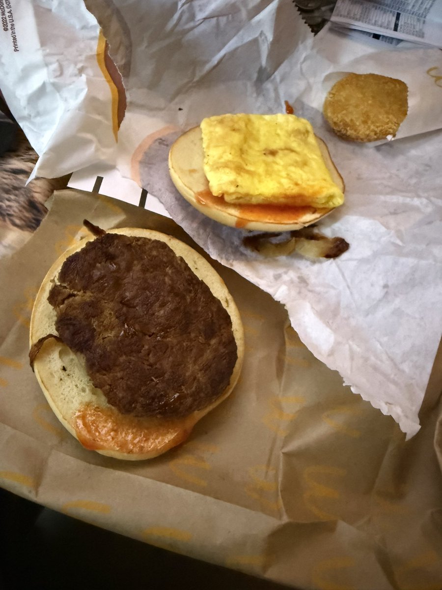 DashOh1's tweet photo. @McDonalds  Extra Hot Honey Sauce paid for. Got less than regular. Typical. https://t.co/LIThIg3sHg