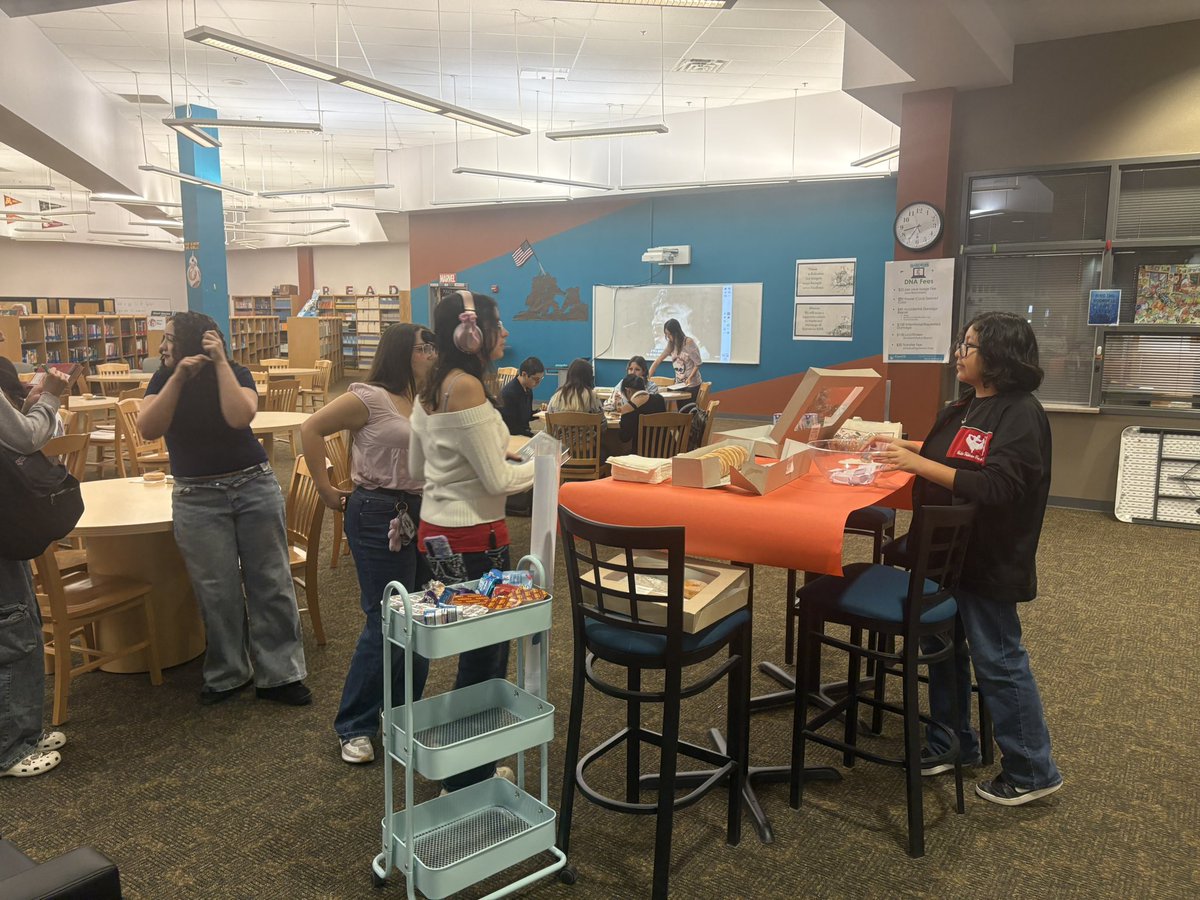 Pebble Hills HS Lib tweet media