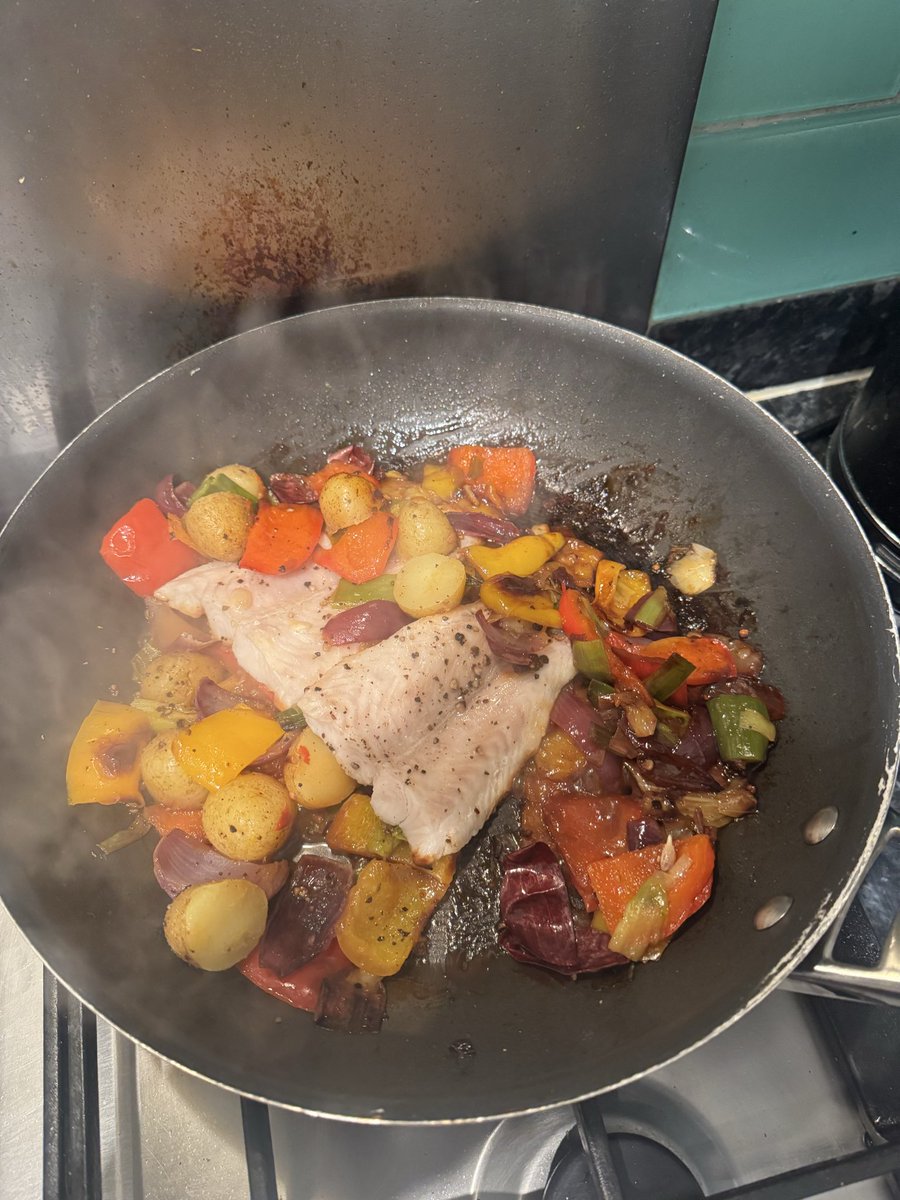 Charlie Ross tweet media