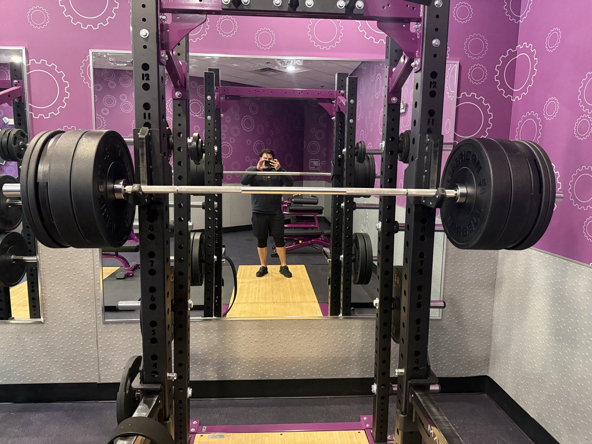 GymRatTiger's tweet photo. We have been crushing the leg workouts this past month.  Each of us improving our strength and conditioning.   #legday #gymrat https://t.co/wP6wKqFsdL