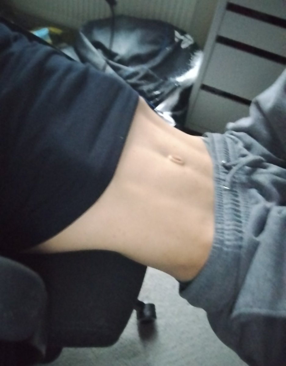 Does it Look grabable?:3
#femboy #twink #gay #femboytummy