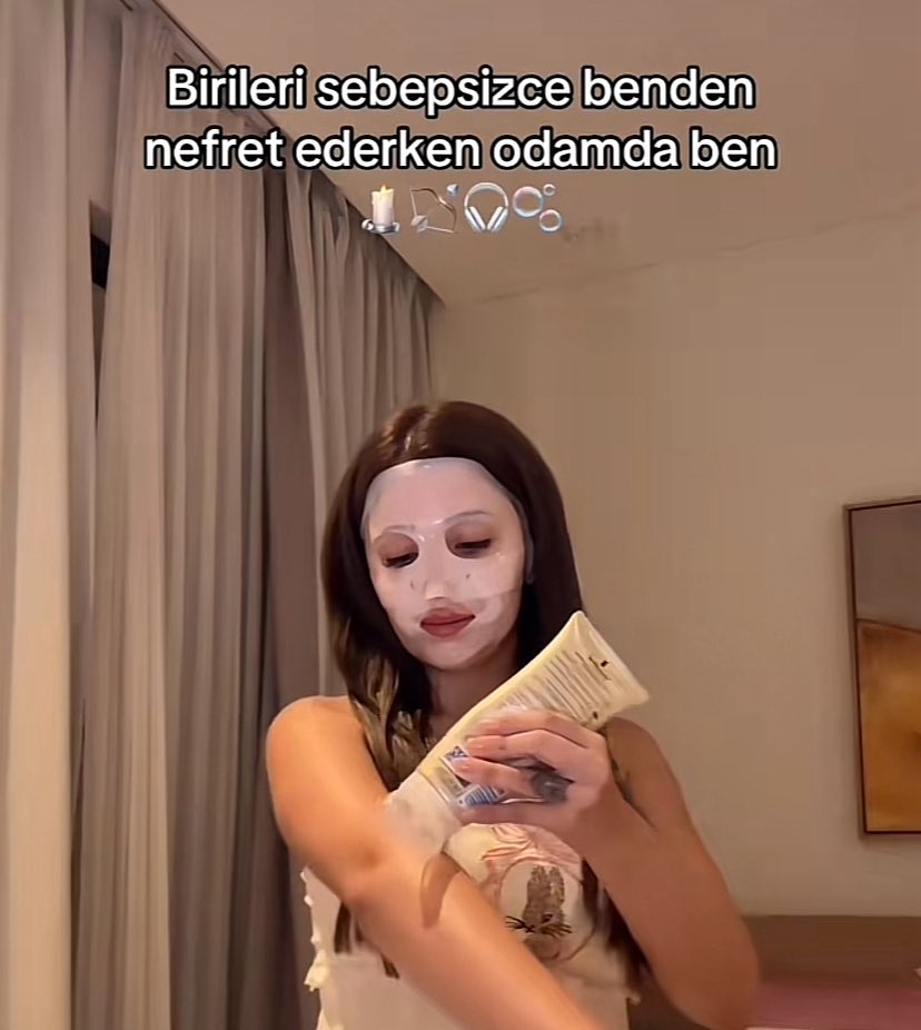 Alya (@alyareckles) on Twitter photo 