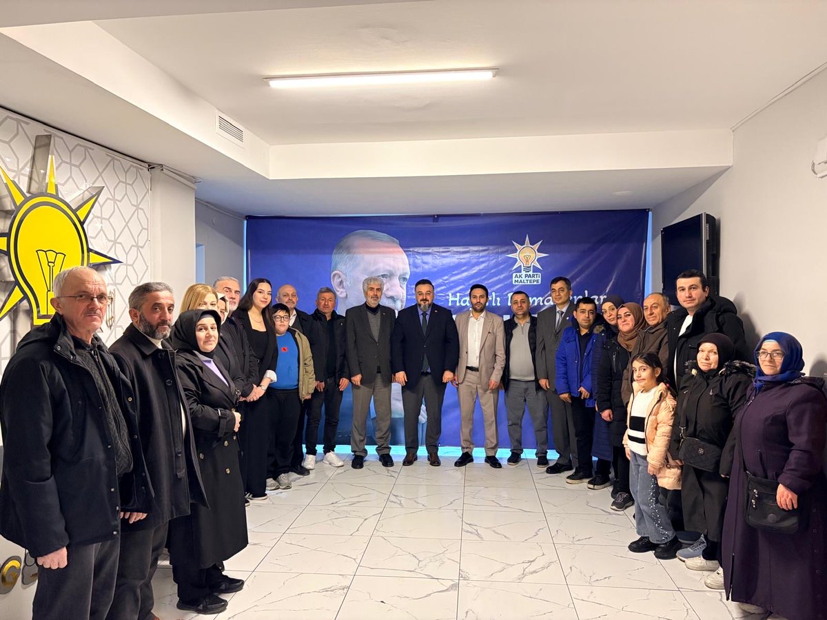maltepeakparti's tweet photo. AK Parti Maltepe İlçe Başkanlığı olarak,Altayçeşme ,Feyzullah ve  Fındıklı mahalleleri teşkilatlarımızla aynı sofrada buluştuk. Birliğimizin, beraberliğimizin ve kardeşliğimizin daim olduğu bu güzel akşamda dualarımızı bir kıldık.
#BirOlmakRuhumuzdaVar 
@Behadir https://t.co/KzFDFb3mng