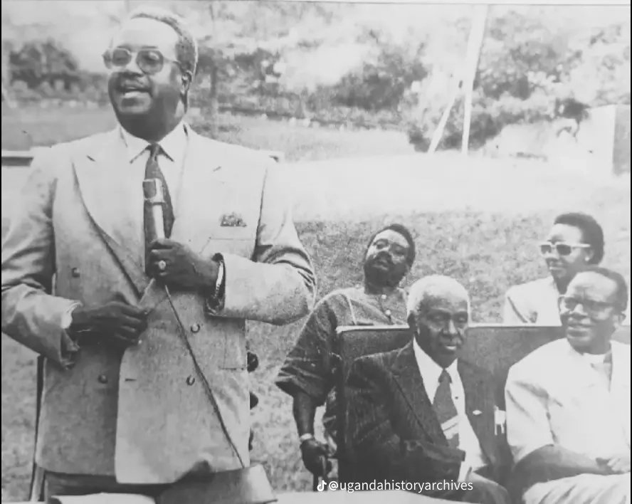 Eh yaaba Rwajoojo nayerugaho. Obaayo oguma <a href="/sejudav/">David Sejusa, DM.</a> munywanyi w'omugabe.