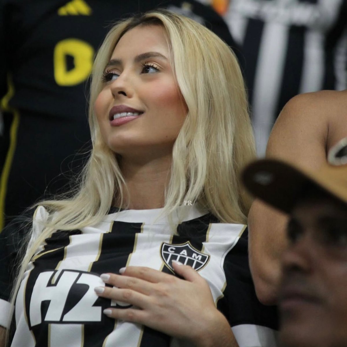Pela Rua FC tweet media