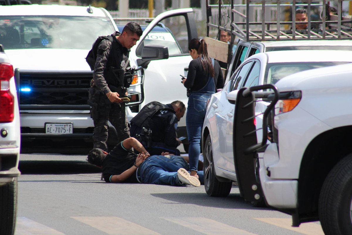 Cuatro Detenido por Narco Ataques en Aguascalientes: FGE

Por Sara Gallegos Buchanan

El fiscal general del Estado, Manuel Alonso García, informó que cuatro personas fueron identificadas como presuntas responsables de participar en los intentos de disturbios registrados el