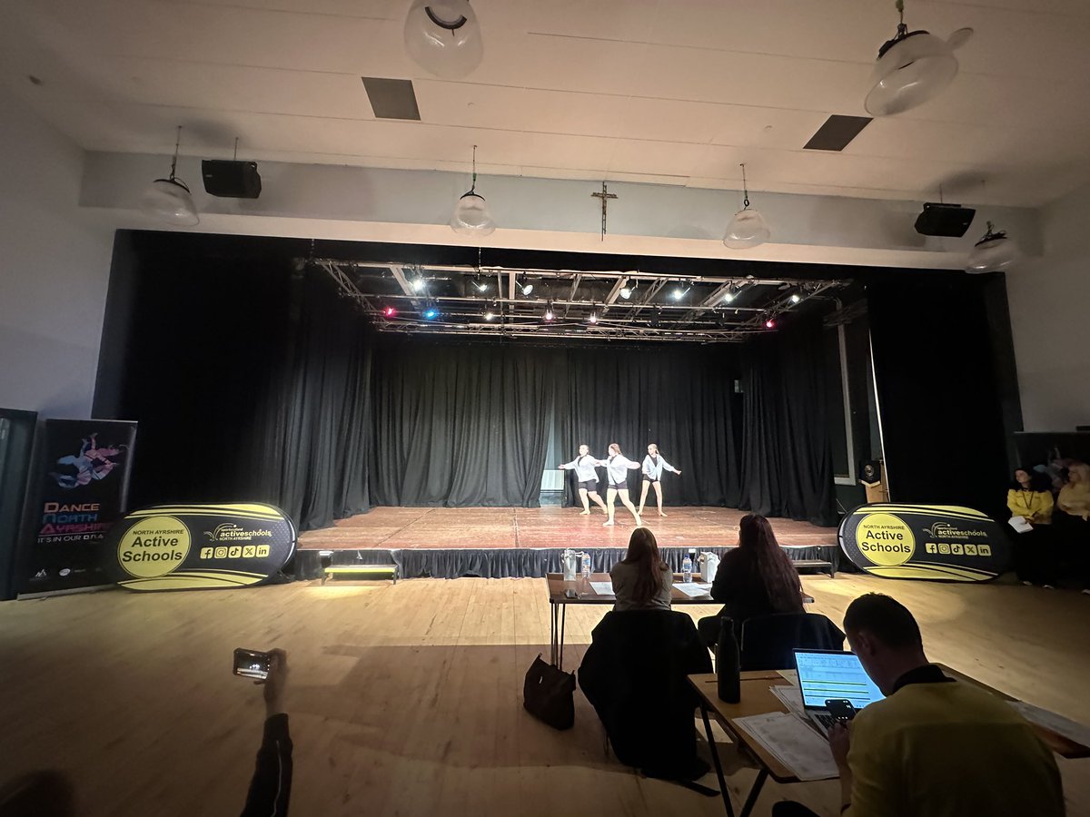 NAActiveSchools's tweet image. #NAEvents 💛🖤

Secondary Competition | Hip-Hop / Other Categories 

💛@LargsAcademy 
🖤@IrvineRoyalAcad 
💛@StMatthewsAc 
🖤@GarnockCampus 
💛@ASGreenwood1 
🖤@ArdAcademy 

Well done to our academy performances. 

#NAActive
#TrySomethingNew