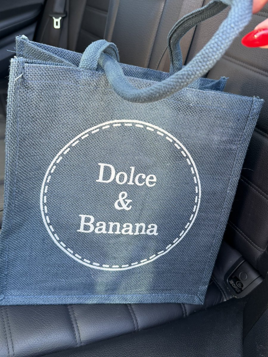 SmileyYYC's tweet photo. Got the cutest reusable bag at @CherryPityyc @cfm_yyc #CalgaryFarmersMarket #yyc #CherryPit https://t.co/SHD9dlJnez