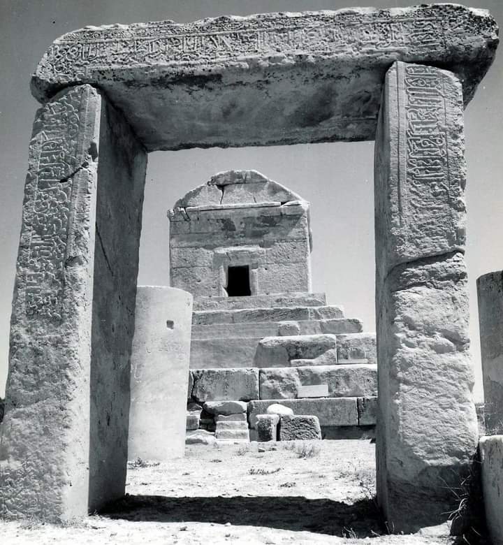 arsene lupin(𐰀𐰺𐰽𐰅𐰣𐰅 𐰞𐰆𐰯𐰄𐰣) tweet media