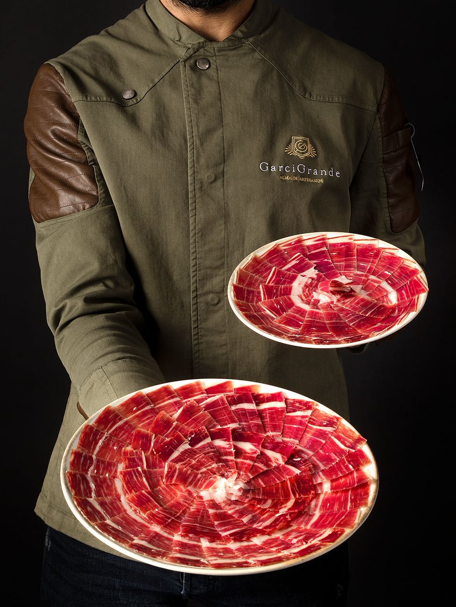 No estaría nada mal disfrutar de un plato como este todos los días... 🐖 😶 En Garcigrande encontrarás loncheados listos para abrir y servir. Disponibles en nuestra web 👉🏻 garcigrandedebellota.com