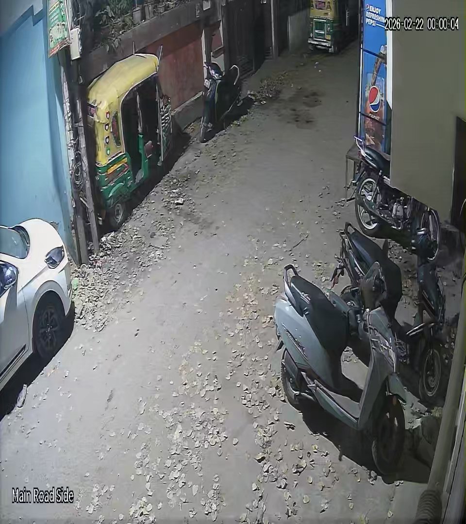 AdityaDosar's tweet photo. Dear Sir/Madam,
I would like to inform you about a repeated issue of parking in front of my house gate at 47, Chandra nagar, lal Bangla, Kanpur-208007.  informing the concerned individuals several times not to park their vehicle in front of our gate, they continue to do so. https://t.co/8jobvMXxoz