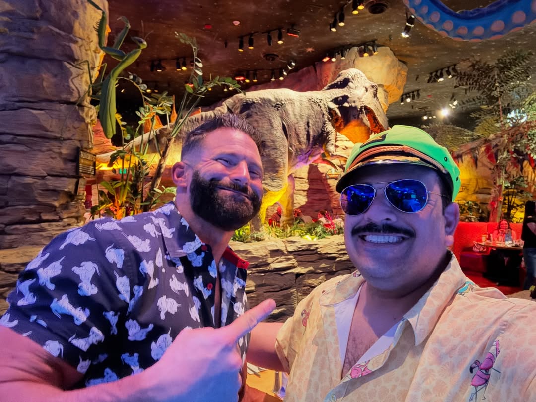 T-Rex Cafe tweet media