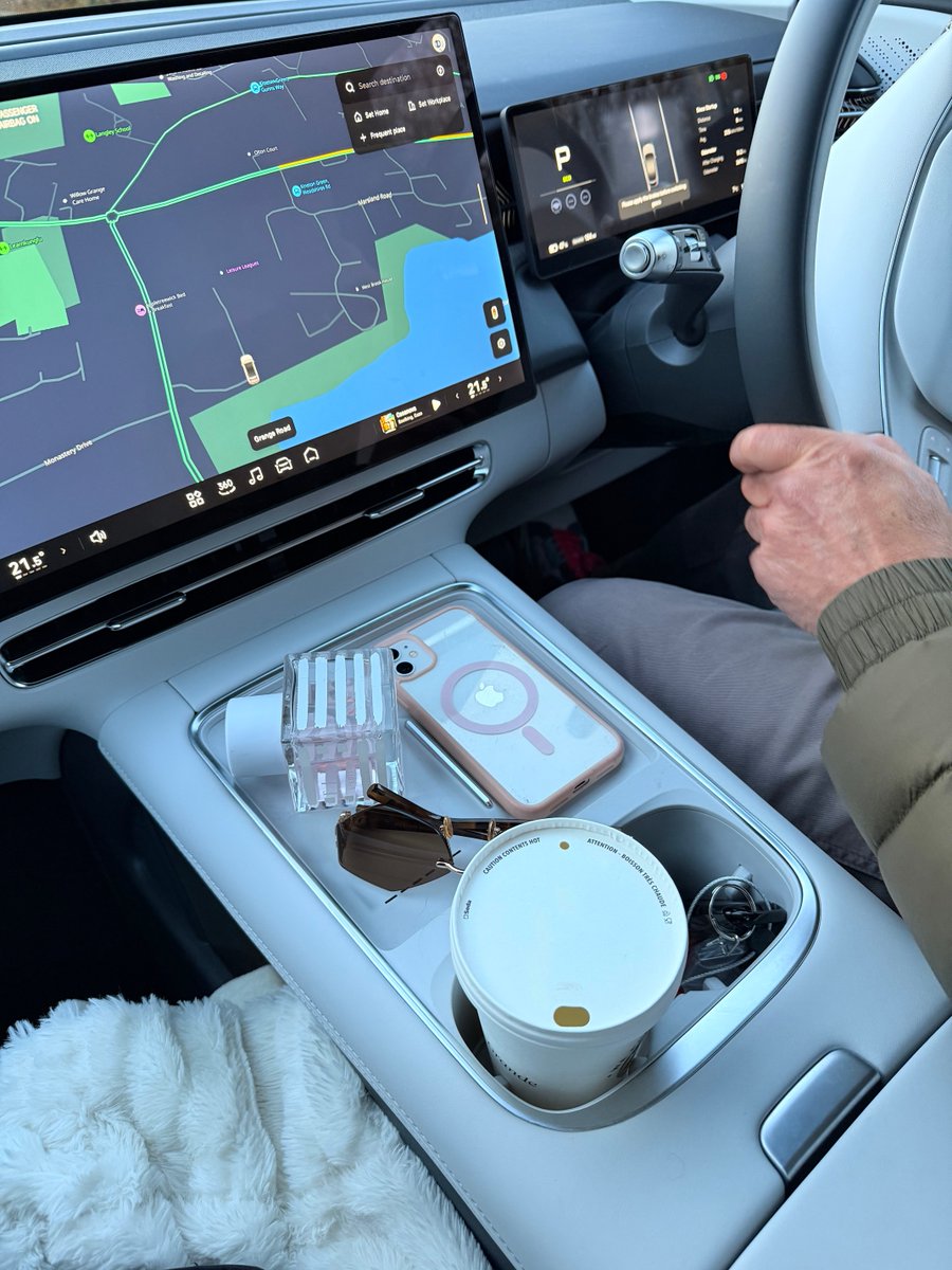 XPENG UK tweet media