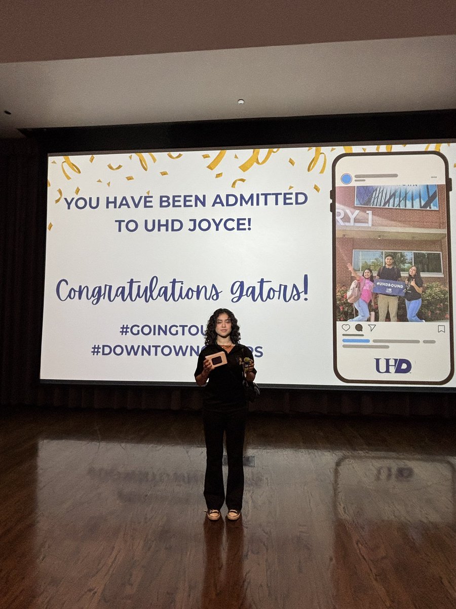 ChannelviewISD's tweet image. Thank you @uhdowntown Dr. Elizabeth Villegas, Dr, Long Huynh, and Dr. Loren J. Blanchard for allowing us on your beautiful campus. Our students and Superintendent @tchill_ feel so grateful to have visited your facilities! #weareChannelview