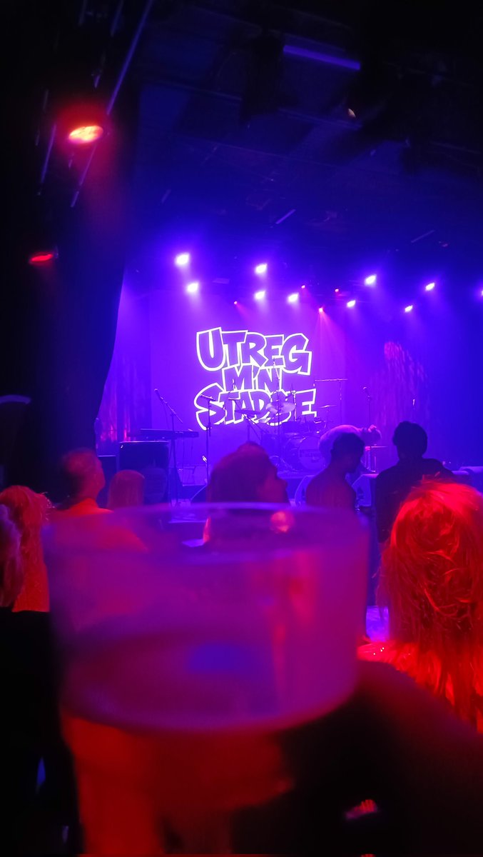 Ramoncp72's tweet photo. Uuuuuuuuu lachuh!   Utrechts Comedy Festival.  #dehelling https://t.co/RG6sNYPBrj