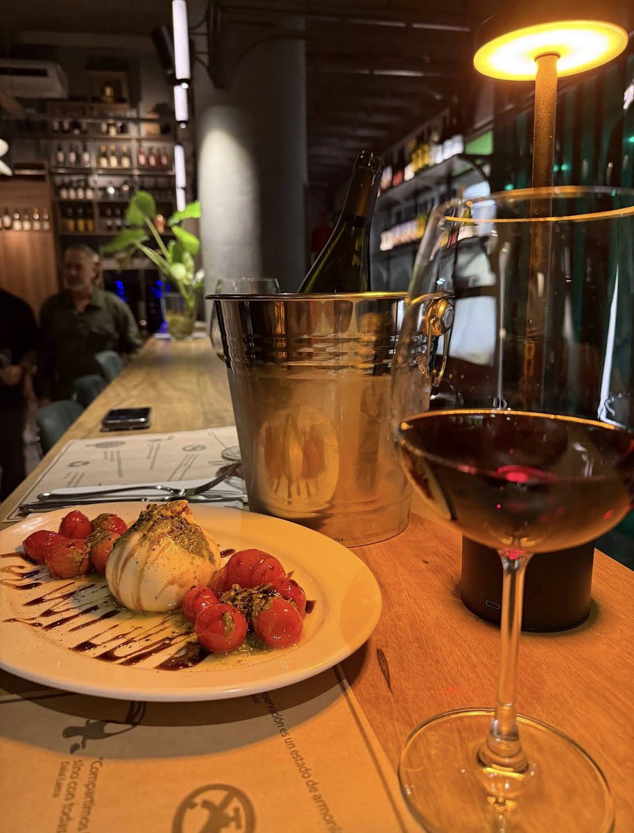 Hola!

Te hago una pregunta…
¿ya conocés A Dónde?

Abrimos en Villa Crespo y está siendo el nuevo punto de encuentro para los que disfrutan comer bien y brindar mejor 🍷
Si te tienta, escribinos y reservá 😉

📍 Uriarte 849
📲 11 3628-7885
Instagram: <a href="/a_donde/">sid house</a>.resto
