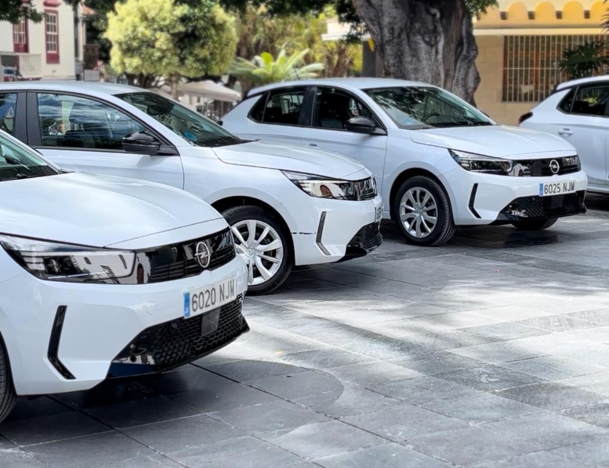 tvlapalma's tweet image. 🚗El Ayuntamiento de Los Llanos de Aridane suma siete vehículos eléctricos a la flota municipal
TVLaPalma.com #TVLaPalma #LosLlanosDeAridane #Flota #Vehiculos 

📰Noticia Completa: tvlapalma.com/not/41747/ayun…