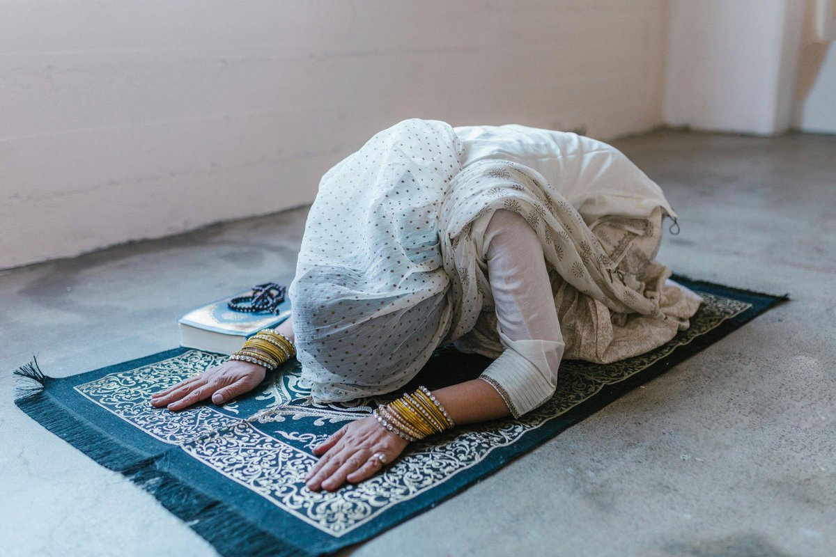 statsglobe's tweet photo. 🙏 People that pray daily:

🇮🇩 Indonesia – 95%
🇰🇪 Kenya – 84%
🇳🇬 Nigeria – 84%
🇲🇾 Malaysia – 80%
🇵🇭 Philippines – 79%
🇧🇷 Brazil – 76%
🇧🇩 Bangladesh – 75%
🇬🇭 Ghana – 73%
🇱🇰 Sri Lanka – 72%
🇨🇴 Colombia – 71%
🇮🇳 India – 71%
🇿🇦 South Africa – 63%
🇹🇷 Türkiye – 63%
🇵🇪 Peru – 58%
🇸🇬 Singapore – 45%
🇺🇸 United States – 44%
🇲🇽 Mexico – 44%
🇨🇱 Chile – 41%
🇦🇷 Argentina – 39%
🇬🇷 Greece – 37%
🇮🇹 Italy – 35%
🇮🇱 Israel – 34%
🇹🇭 Thailand – 31%
🇨🇦 Canada – 30%
🇰🇷 South Korea – 25%
🇪🇸 Spain – 22%
🇯🇵 Japan – 21%
🇬🇧 UK – 21%
🇳🇱 Netherlands – 20%
🇫🇷 France – 18%
🇵🇱 Poland – 18%
🇦🇺 Australia – 16%
🇩🇪 Germany – 16%
🇭🇺 Hungary – 11%
🇸🇪 Sweden – 8%

Source: Pew Research Center, World Bank