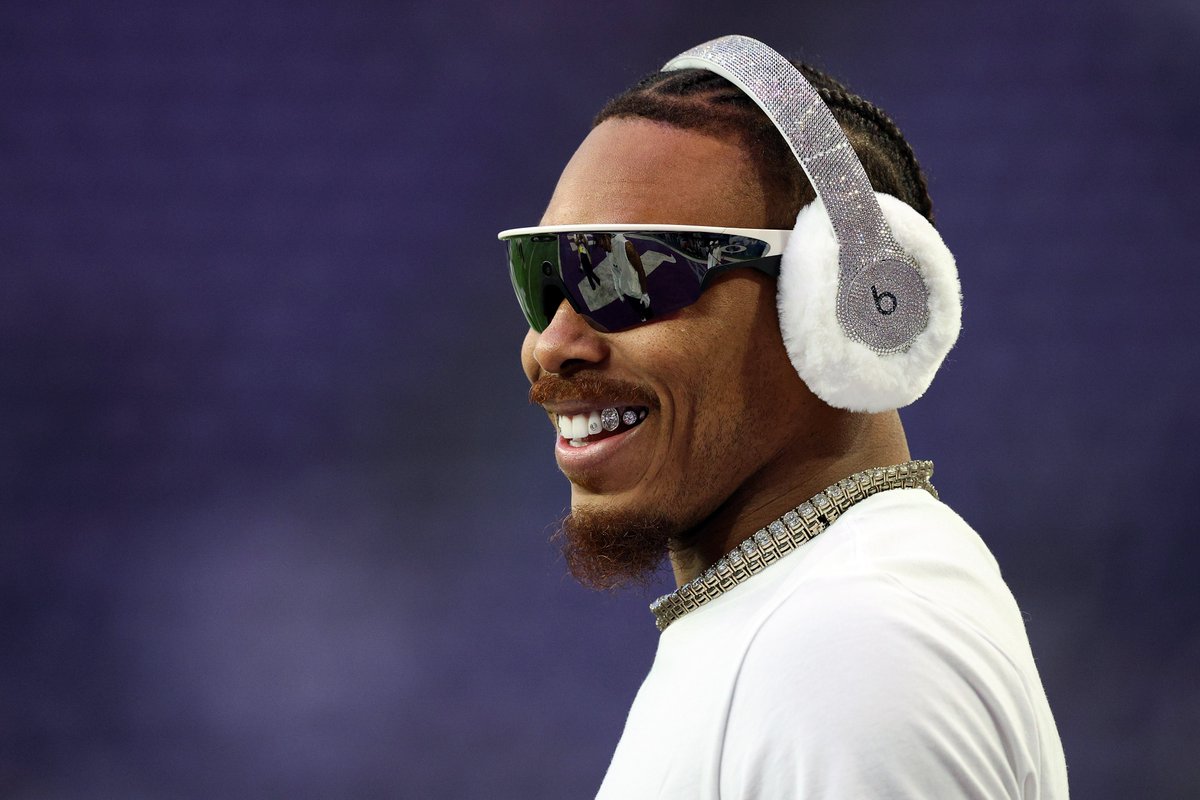 vikingzfanpage's tweet image. LSU CB Mansoor Delane says #Vikings WR Justin Jefferson is one of the WR’s he wants to lock down once he gets drafted to the NFL in April. 

“I want all of them.”

(Via @NFLonCBS on YouTube)