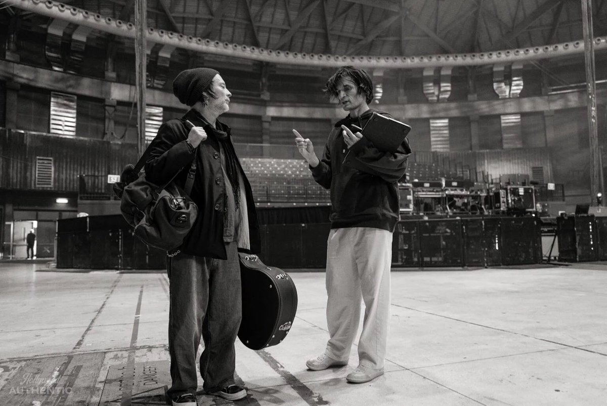 idiotequemoron's tweet photo. Backstage photos of Radiohead 2025 tour by Greg Williams (1/9) https://t.co/COZnfh5zDA