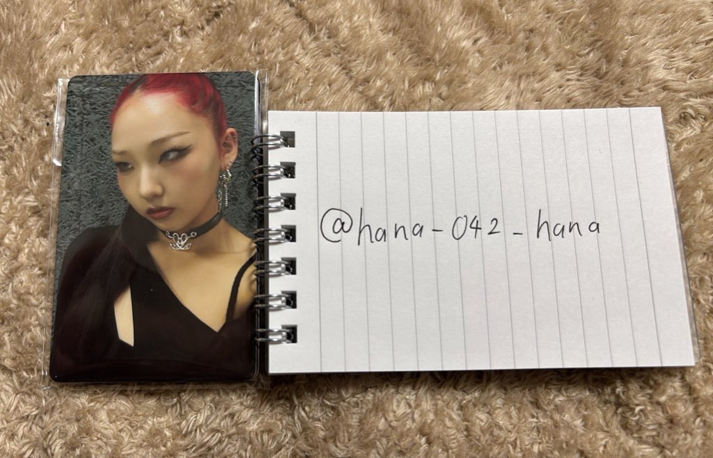 HANA 1stアルバム トレカ 交換 【求】Bセット一式 【譲】Cセット一式