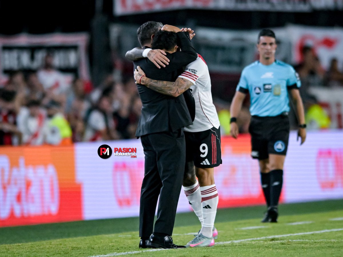 pmonumental's tweet photo. Hoy todos los goles son para el Muñeco 🤍❤️🤍 https://t.co/QRD8OiQptx