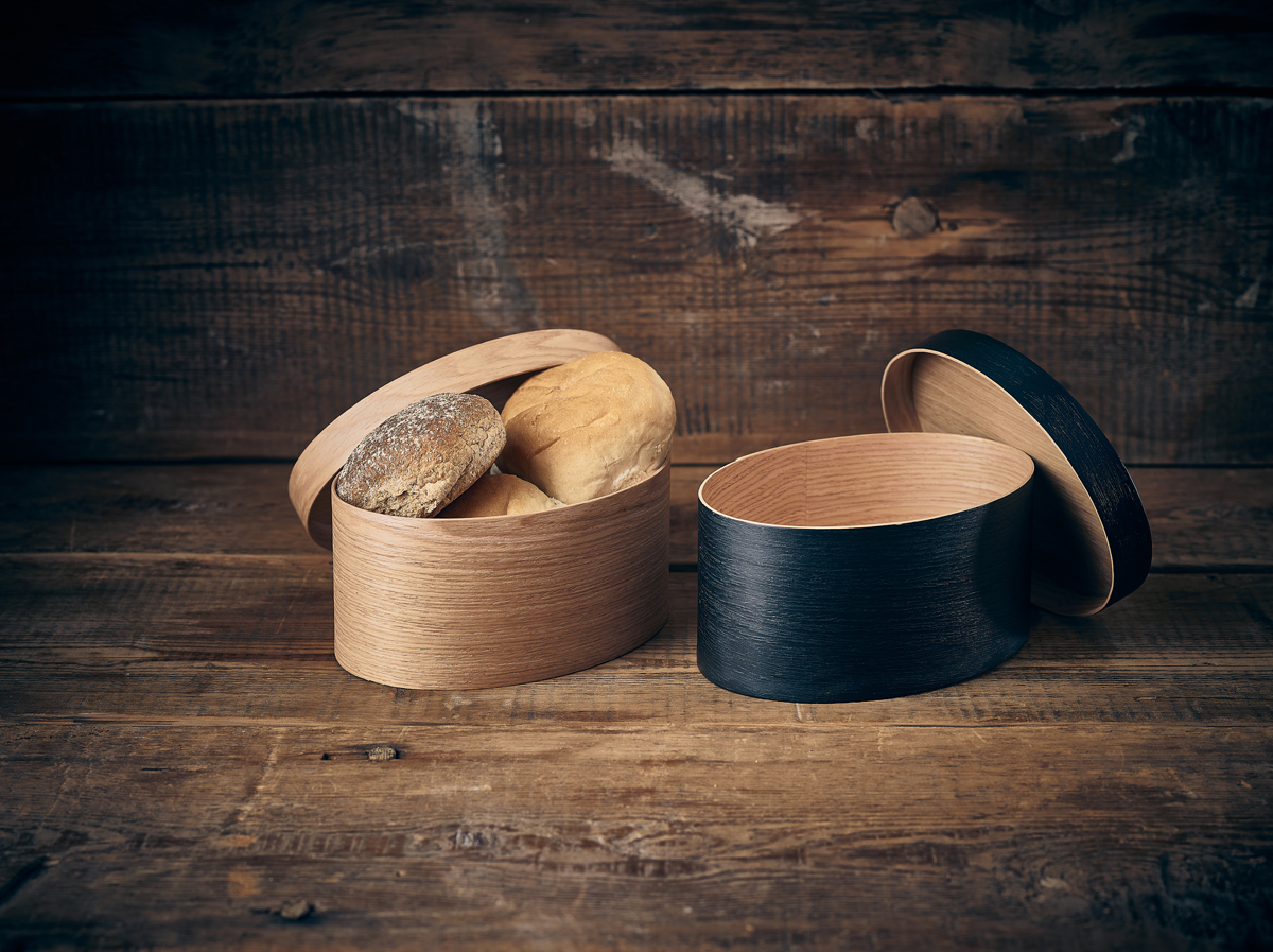 Our Wood Veneer Oval Bread Boxes bring timeless sophistication and understated luxury to any countertop display. With a smooth, modern wood‑veneer finish, these lightweight yet sturdy bread boxes wipe clean effortlessly for everyday convenience. 

Explore: obi41.nl/y99b9sxw