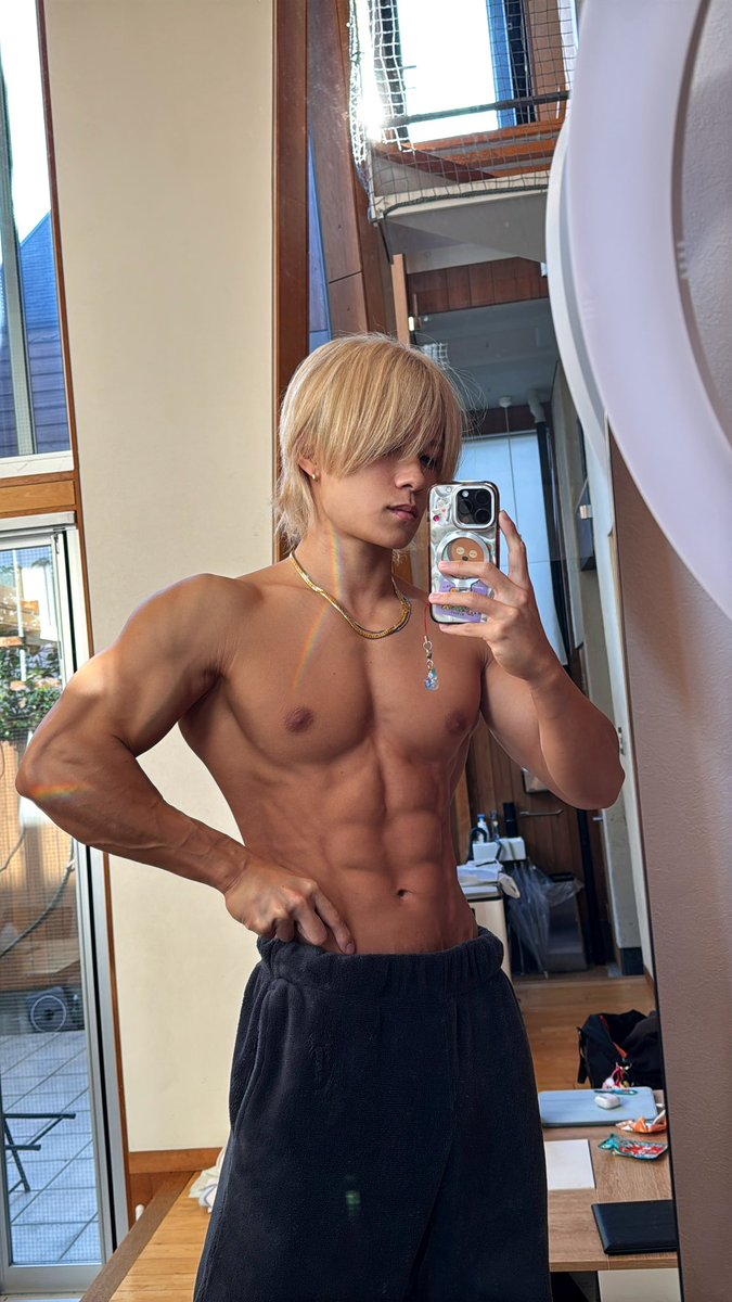 sora_workout's tweet photo. フィジーク大会前日！
体重65kg https://t.co/N1tF77n935