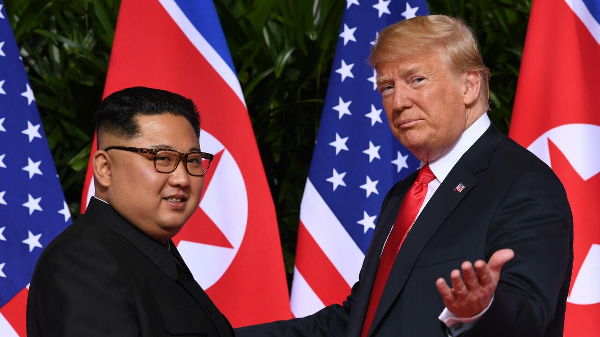 encoreedusud's tweet photo. #TRUMPKIM
La Maison Blanche a affirmé que Donald Trump restait disposé à dialoguer avec la Corée du Nord sans condition préalable, après que Kim Jong-un a déclaré être prêt à améliorer les relations si Washington met fin à sa « politique hostile ». https://t.co/3NWBFpT9qv
