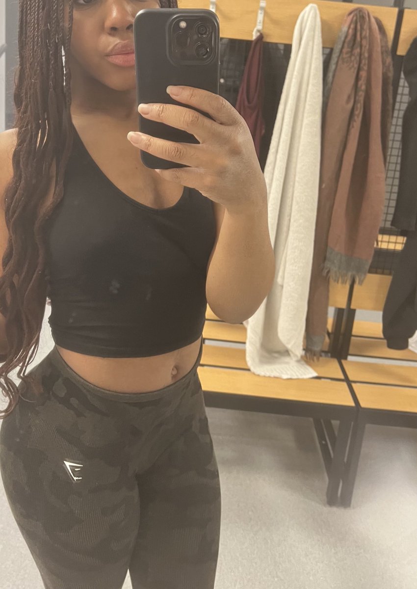 gsunreleasedxo's tweet photo. Gym vibes https://t.co/BuBAT3IyYd