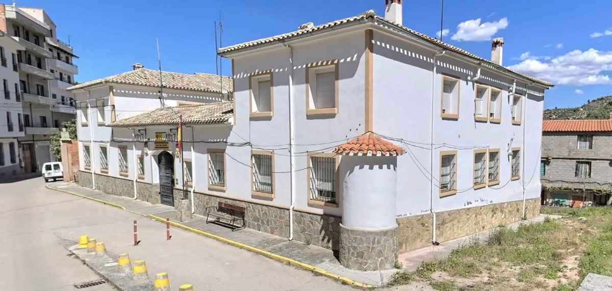 casa_cuartel's tweet photo. #cadadíauncuartel (1516)
Hoy vamos a conocer la #casacuartel de #Bogarra (Albacete):
📐 Javier Barroso Sánchez-Guerra
💶 @Ayto_Bogarra
🗓 1944
📍 38,58284° N, 2,21240° O
🏘️ Ha llegado a disponer de 8
1/5 https://t.co/U5FcL73cSP