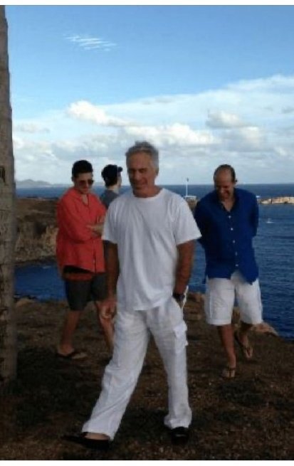 <a href="/allenanalysis/">Brian Allen</a> A photo showing Howard Lutnick with Jeffrey Epstein surfaces — then disappears.

The Trump administration keeps shileding powerful people involved with Epstein.