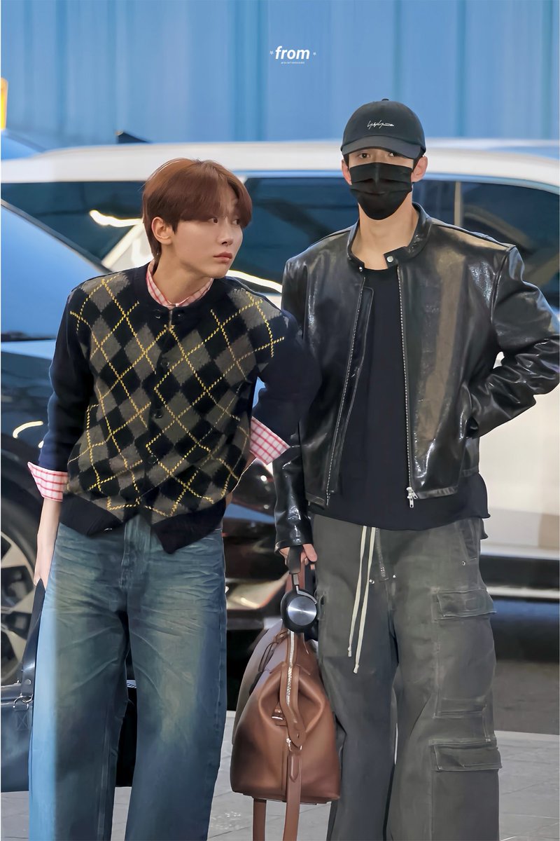 260227 ICN 출국 ✈️
 
좋네요 투샷 ˘͈ᵕ˘͈ෆ⸒⸒ 

#SEVENTEEN #세븐틴 #DOKYEOM
#DK #ドギョム #도겸 #이석민 #승관
#SEUNGKWAN #スングァン #부승관
