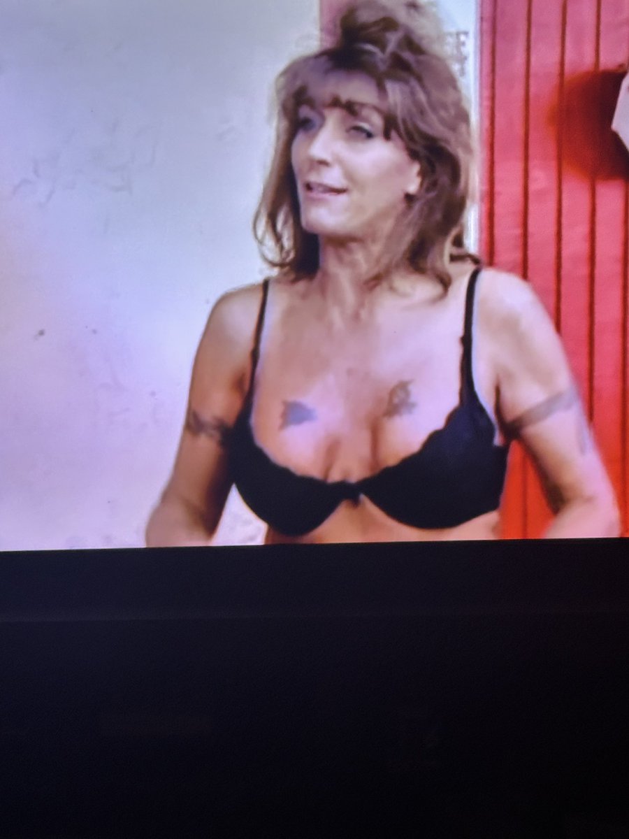 𝔹𝕦𝕔𝕜𝕖𝕪𝕖 𝔹𝕚𝕫 tweet media