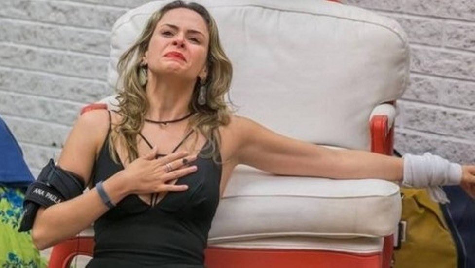 10 ANOS DEPOIS podemos ter a chance de acompanhar Ana Paula Renault em outro paredão falso, vocês tem noção disso?? ela vai fazer HISTÓRIA NOVAMENTE, como foi da primeira vez, não tem isso de outra pessoa, se ela tiver no paredão, VAI SER ELA QUE VAI GANHAR ESSE PAREDÃO FALSO.