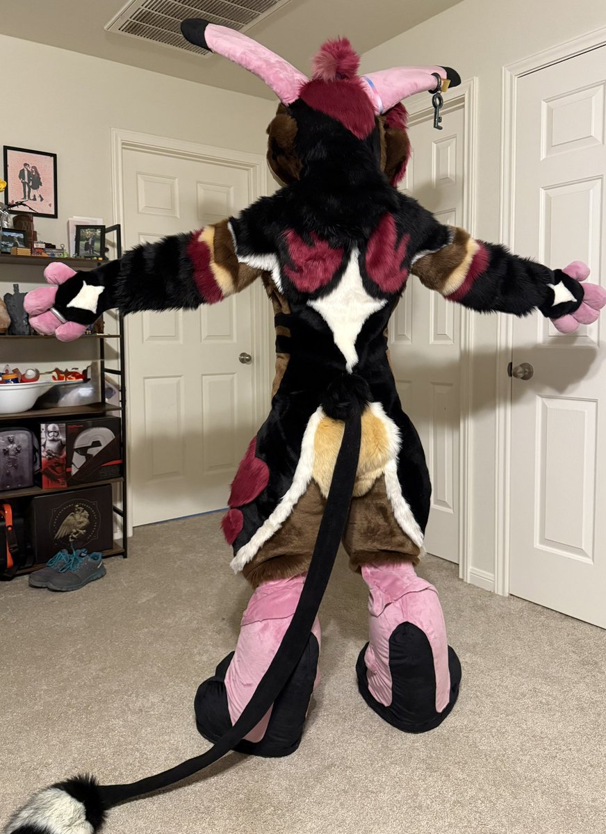 Do I post more furry stuff here? I don’t know! Here’s my girl I made late last year, I’ll be at TFF with her