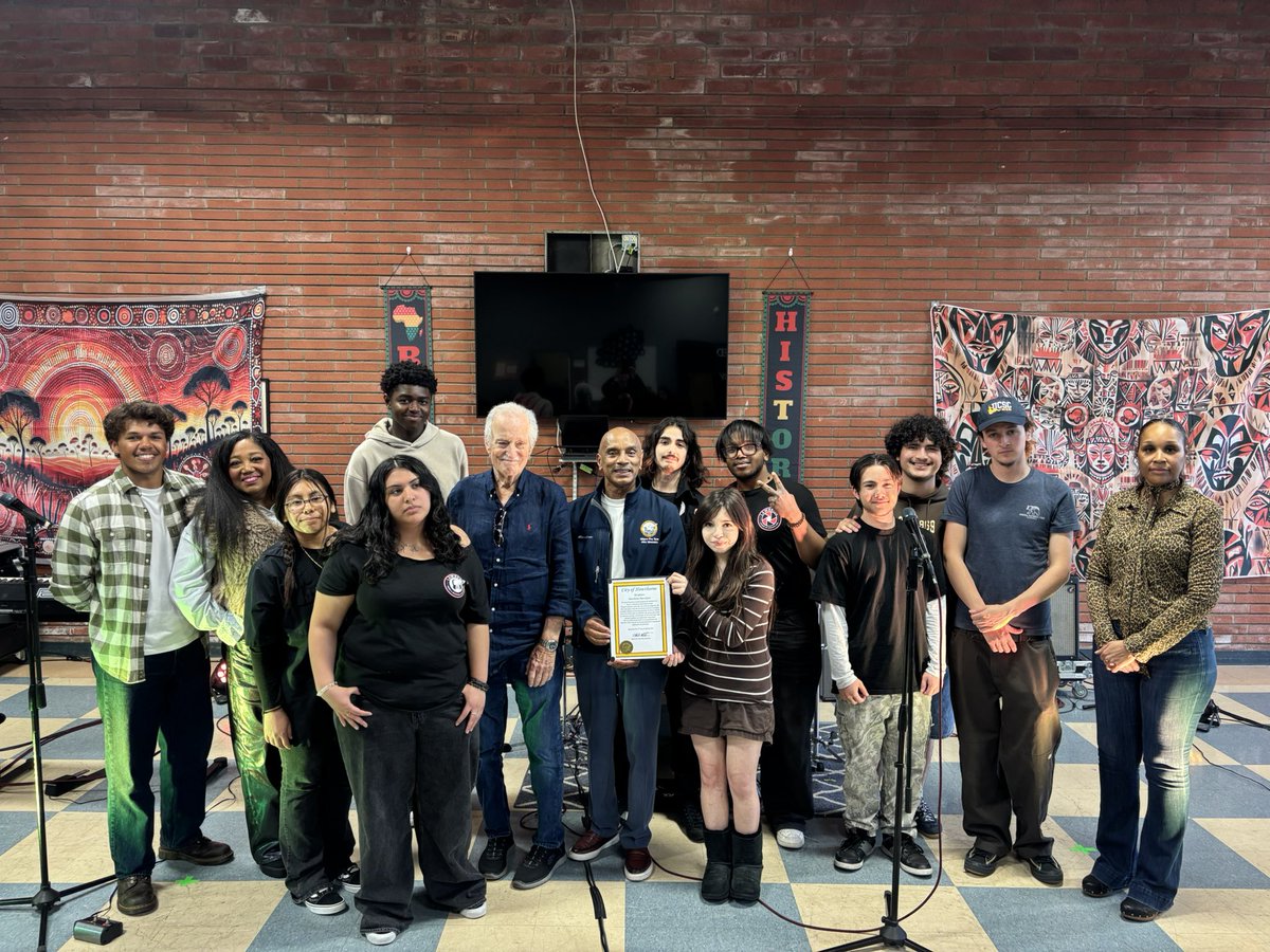 Hawthorne, CA tweet media