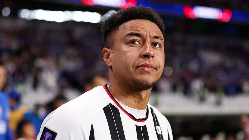 PedroFonteReal's tweet photo. 🚨| Furo exclusivo!

Lingard já esta 100% confirmado no timão.

Chega ao Brasil na proxima semana para assinar com o Corinthians.

@PedroFonteReal https://t.co/CjMJKPaAnw