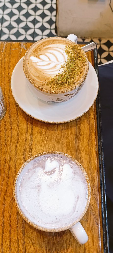 Duo_Maxwell's tweet photo. Un cafecito con las amigas de la infancia https://t.co/HNrgXRGvy1