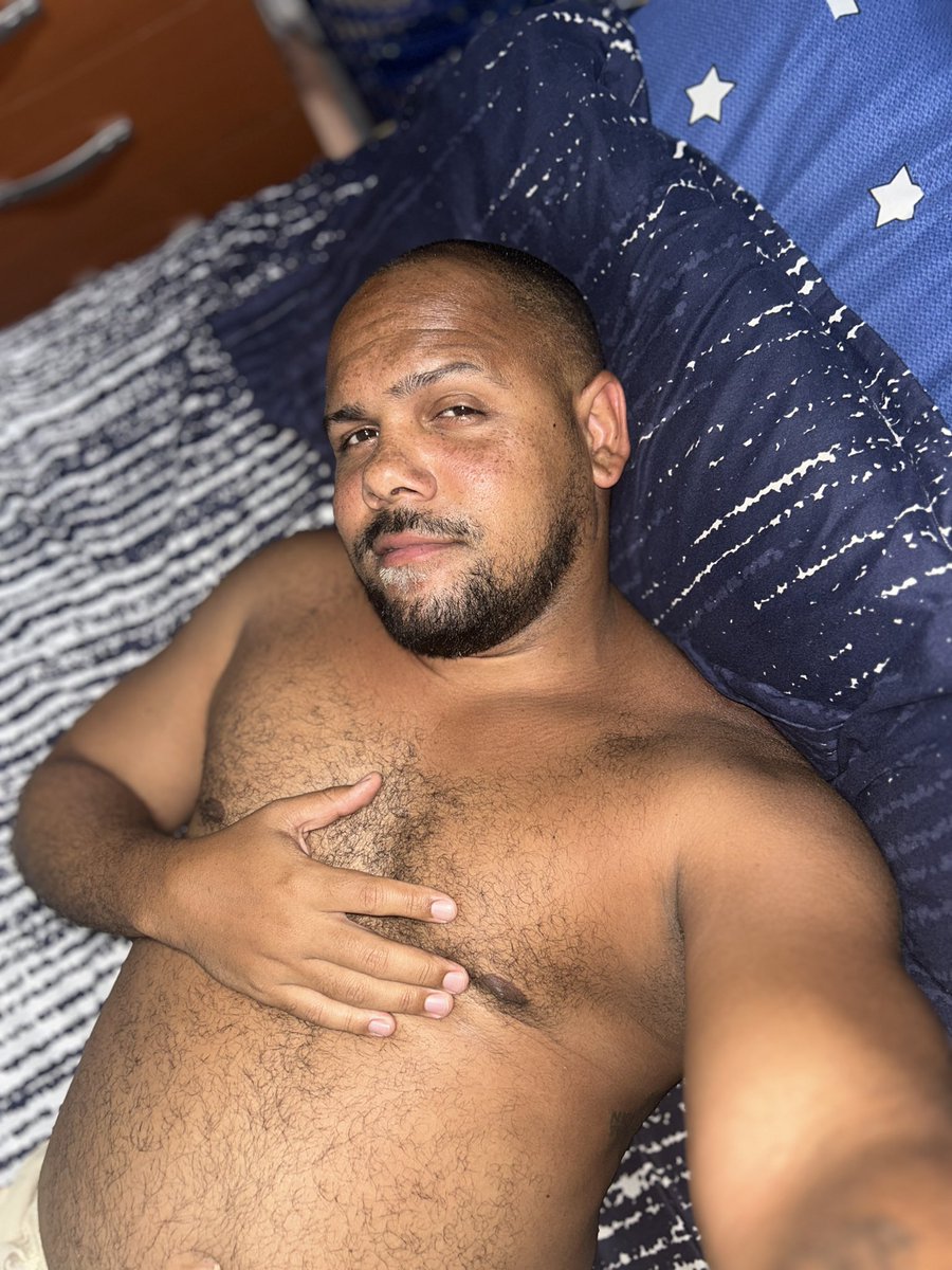 Llegamos cansados a casa 🥵

Qué tal ese lookcito en la barba?🤭