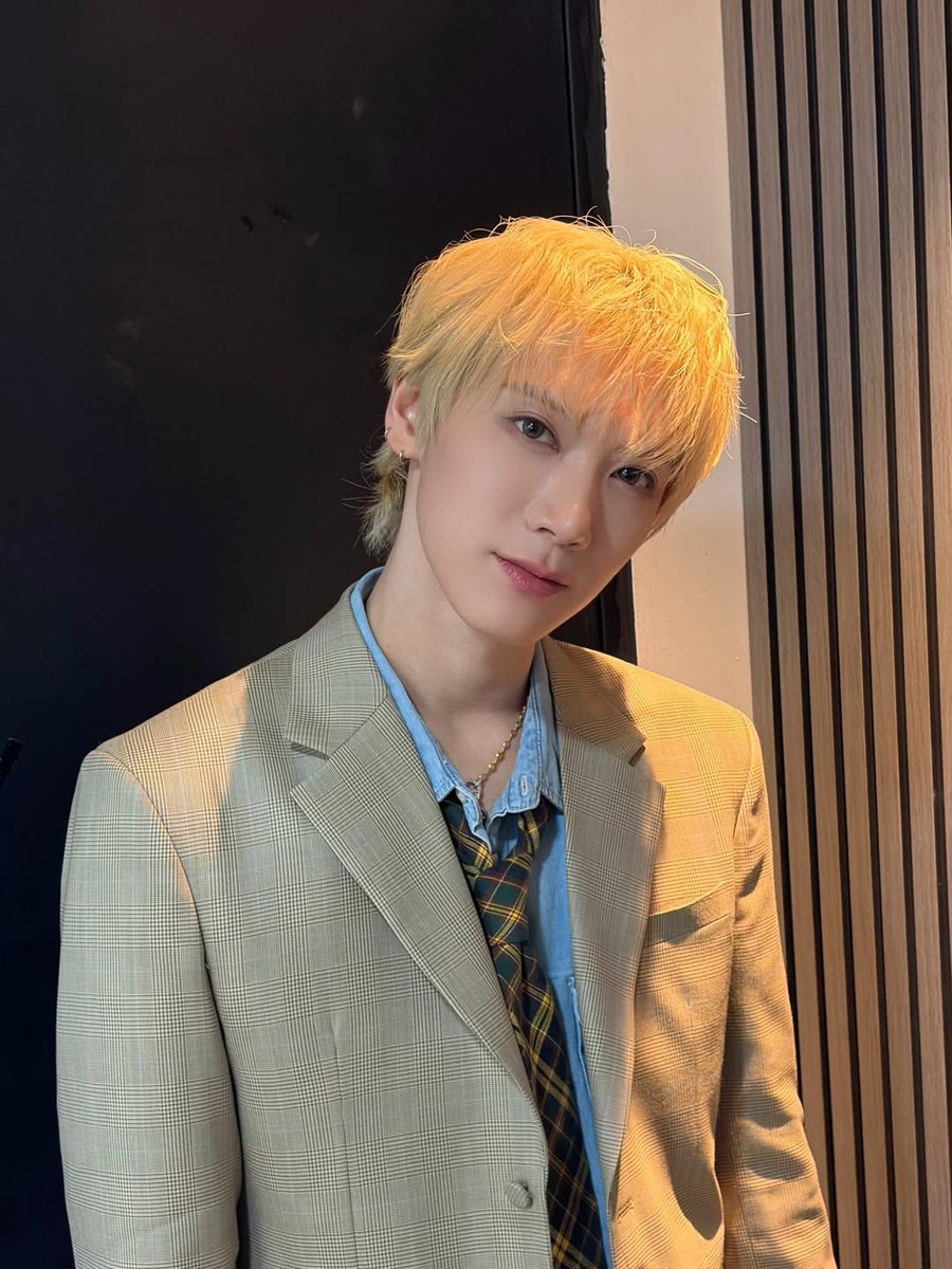 TEN ig post update!

"SEXY 30 🖤"