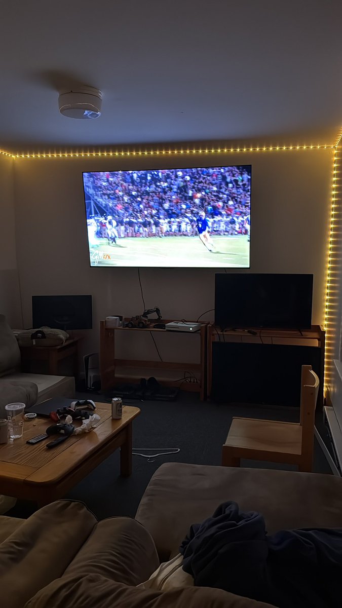 Jmanziel highlights at the pre, fresh pow, and yearn to take a key and a zyn container to the bar <a href="/xUncleBandanax/">Uncle “Unc” Bandana</a> what could be better